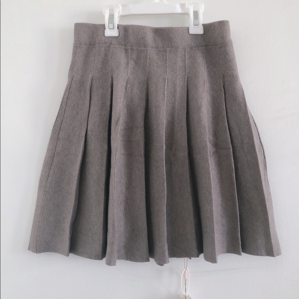 Grey skirt